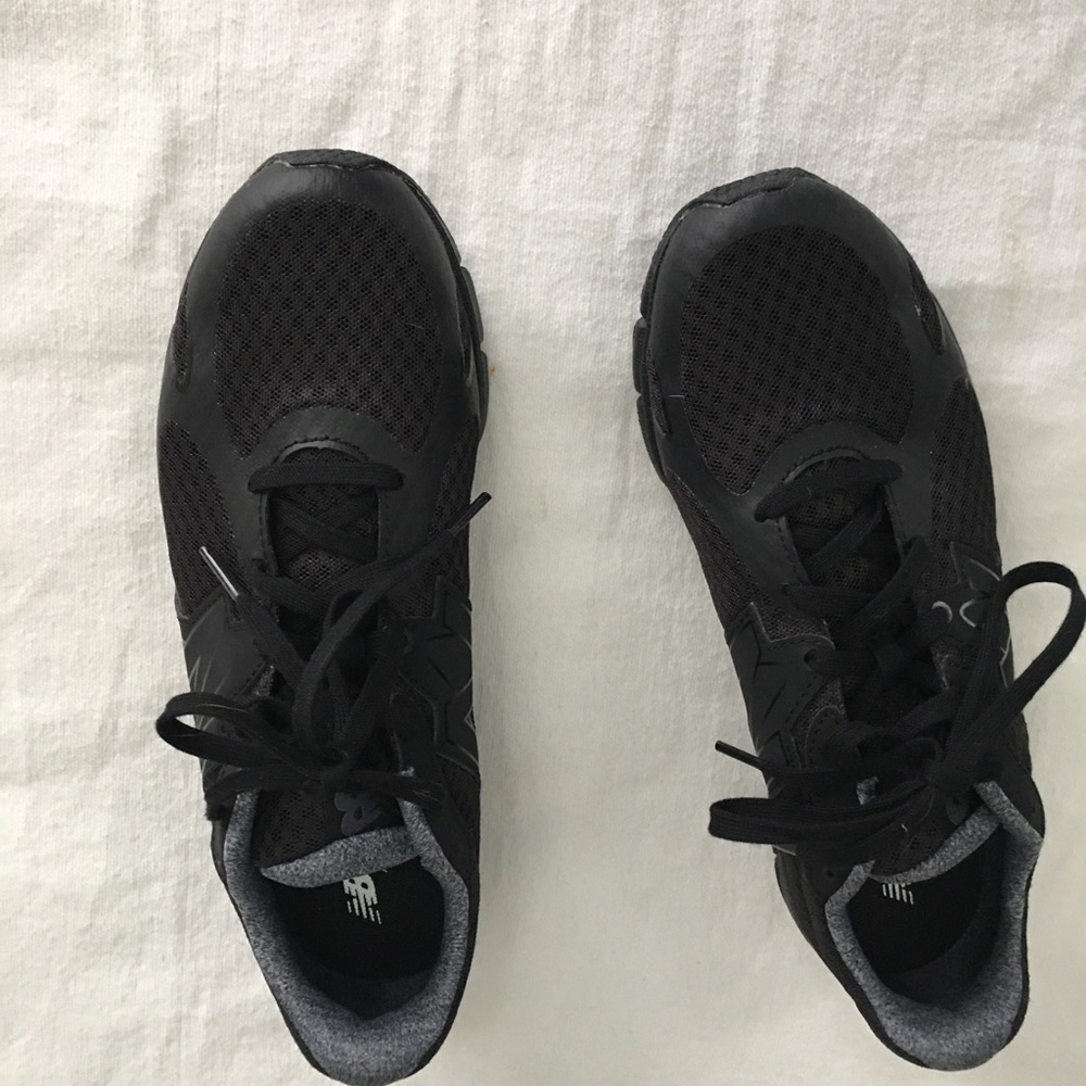 New Balance 635 V2 RUNNING SHOE SIZE 7 NEW